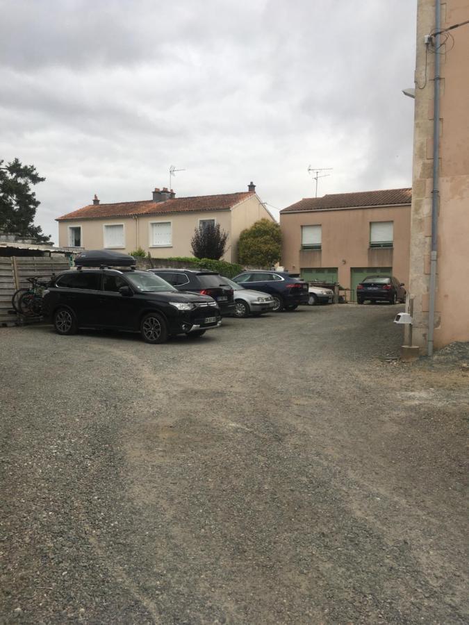 Au Chabichou Hotel Niort Eksteriør billede