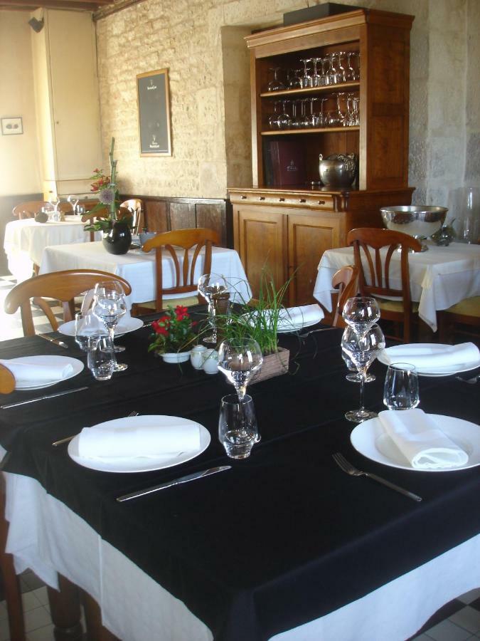 Au Chabichou Hotel Niort Eksteriør billede