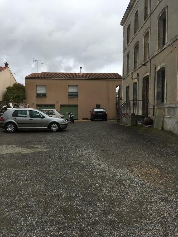 Au Chabichou Hotel Niort Eksteriør billede